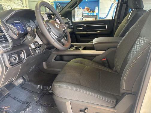 2025 RAM 2500 Big Horn Crew Cab 4x4 6'4' Box