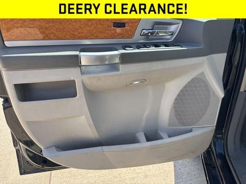 2008 Chrysler Town & Country Limited