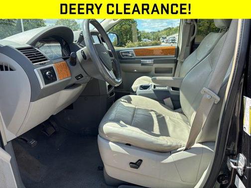 2008 Chrysler Town & Country Limited