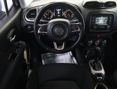 Alpine White 2017 Jeep Renegade Latitude