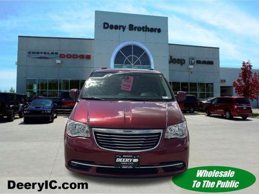 2016 Chrysler Town & Country Touring