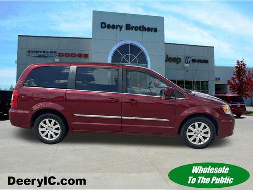 2016 Chrysler Town & Country Touring