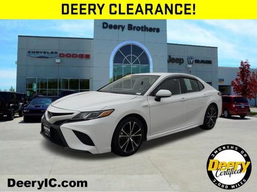 2020 Toyota Camry SE