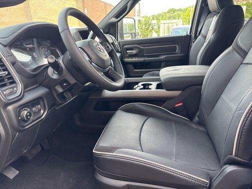 2025 RAM 2500 Laramie Crew Cab 4x4 6'4' Box