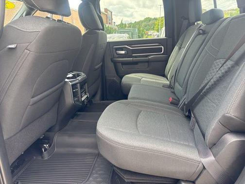2025 RAM 2500 Big Horn Crew Cab 4x4 6'4' Box