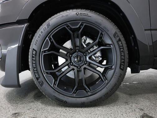 Diamond Black Crystal Pearlcoat 2026 RAM 1500 Big Horn/Lone Star