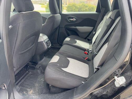 2014 Jeep Cherokee Sport