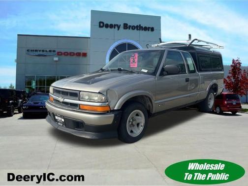 1999 Chevrolet S-10 Base