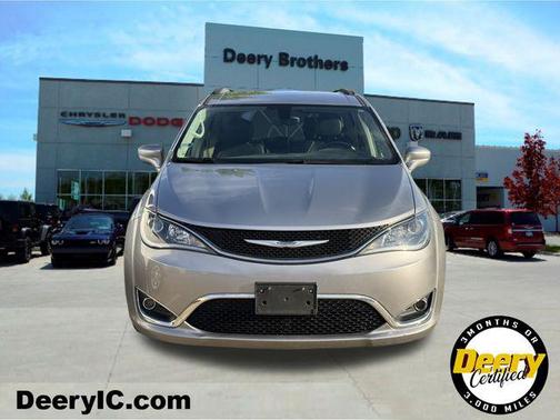 2017 Chrysler Pacifica Touring-L
