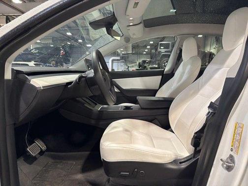 2022 Tesla Model Y Long Range Dual Motor All-Wheel Drive