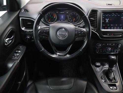 Diamond Black Crystal Pearlcoat 2019 Jeep Cherokee Trailhawk