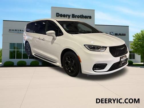 2022 Chrysler Pacifica Hybrid Touring L