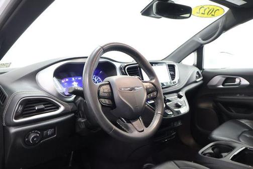 2022 Chrysler Pacifica Hybrid Touring L