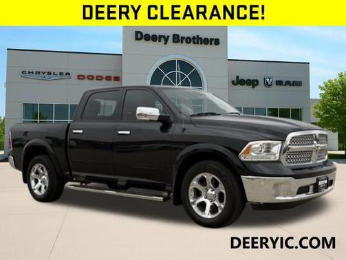 Brilliant Black Crystal Pearlcoat 2017 RAM 1500 Laramie