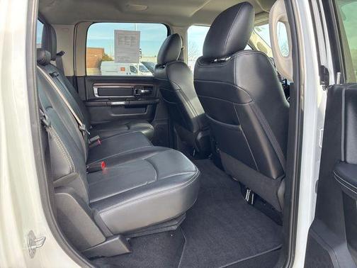 2018 RAM 2500 Laramie Crew Cab 4x4 6'4' Box