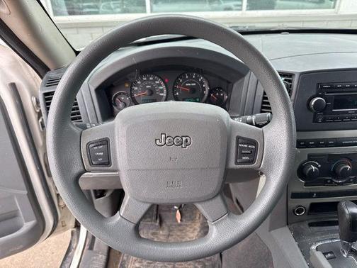 2006 Jeep Grand Cherokee Laredo