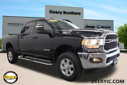 Diamond Black Crystal Pearlcoat 2024 RAM 2500 Big Horn Crew Cab 4x4 6'4' Box