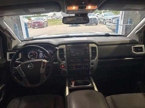 2017 Nissan Titan SV
