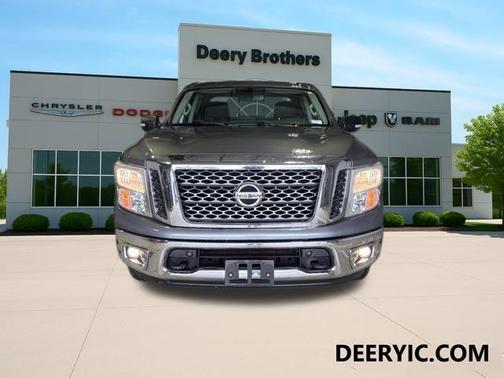 2017 Nissan Titan SV