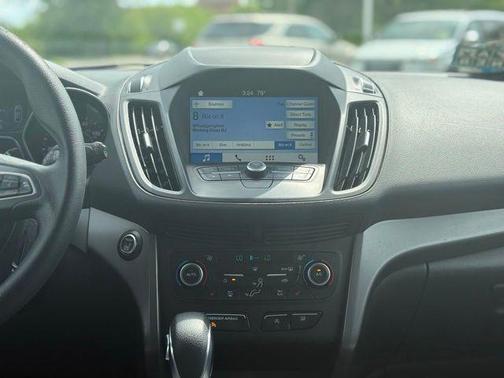 Ruby Red Metallic 2019 Ford Escape SE