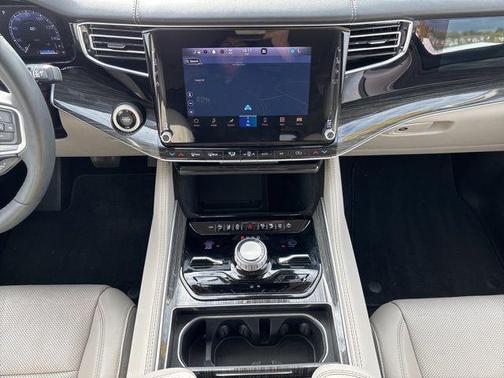 2022 Jeep Wagoneer Series III 4x4