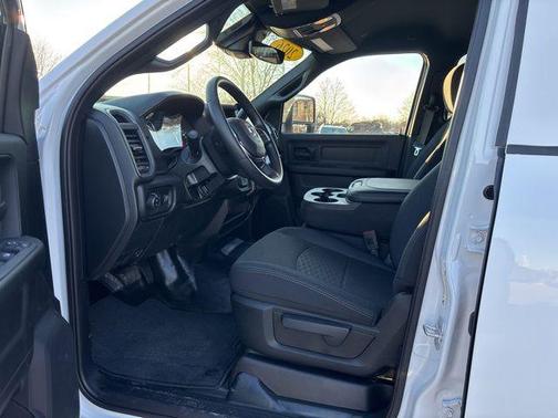 2026 RAM 2500 Tradesman Crew Cab 4x4 6'4' Box