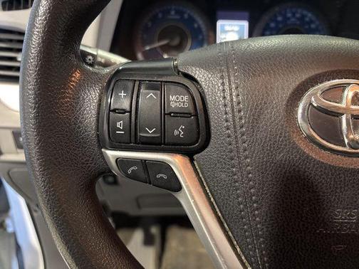 2020 Toyota Sienna LE