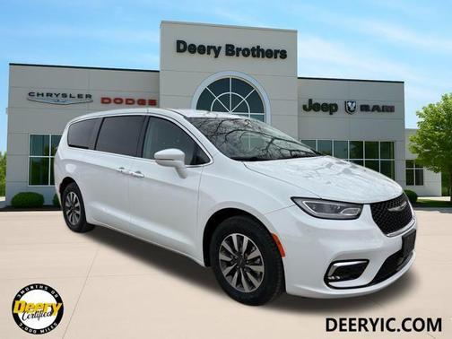 2022 Chrysler Pacifica Hybrid Touring L