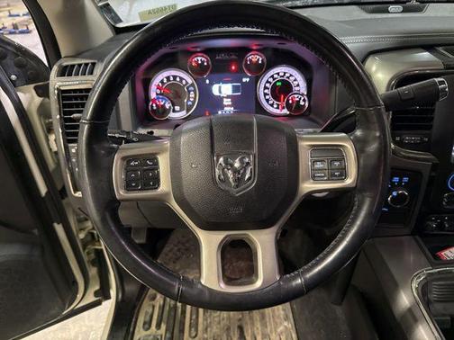 2018 RAM 2500 Laramie Crew Cab 4x4 6'4' Box