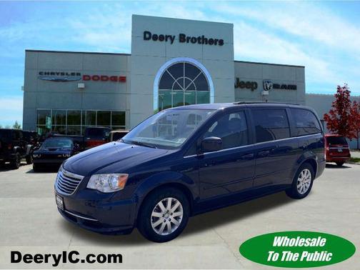2016 Chrysler Town & Country LX