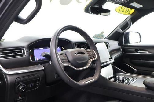 Baltic Gray Metallic Clearcoat 2023 Jeep Wagoneer L Series II 4x4