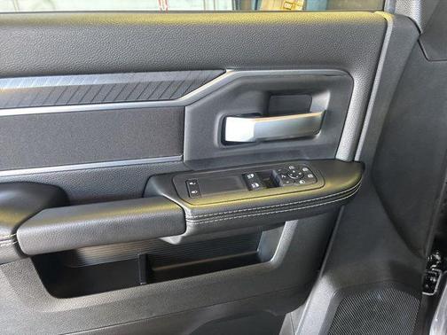 2025 RAM 2500 Big Horn Regular Cab 4x4 8' Box