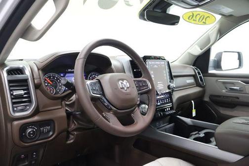 Ivory White Tri-Coat Pearlcoat 2026 RAM 1500 Laramie