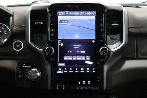 Ivory White Tri-Coat Pearlcoat 2026 RAM 1500 Laramie