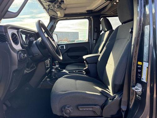 2024 Jeep Gladiator Nighthawk