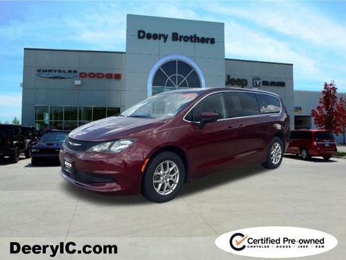 2023 Chrysler Voyager LX