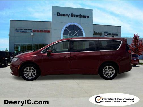 2023 Chrysler Voyager LX