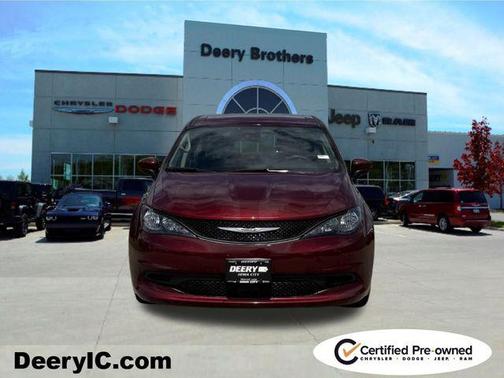 2023 Chrysler Voyager LX