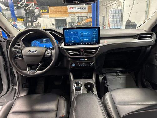 2025 Ford Escape Platinum