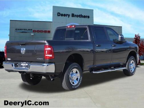 2024 RAM 2500 Tradesman Crew Cab 4x4 6'4' Box