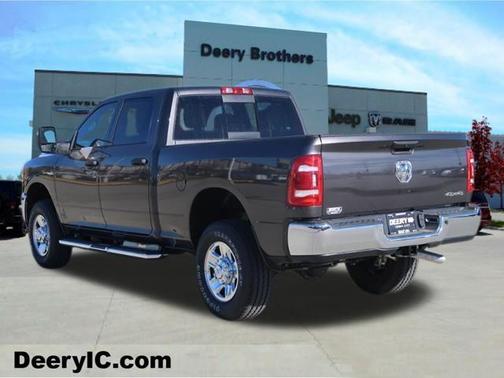 2024 RAM 2500 Tradesman Crew Cab 4x4 6'4' Box