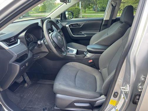 2022 Toyota RAV4 Hybrid LE