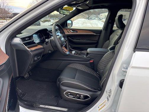 2025 Jeep Grand Cherokee L Summit Reserve