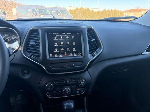 2022 Jeep Cherokee Latitude Lux