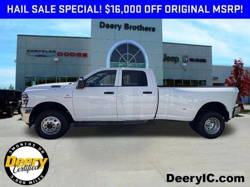 2025 RAM 3500 Tradesman Crew Cab 4x4 8' Box