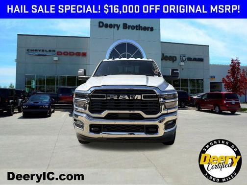 2025 RAM 3500 Tradesman Crew Cab 4x4 8' Box