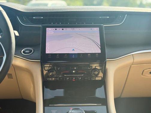 Silver Zynith 2023 Jeep Grand Cherokee Limited