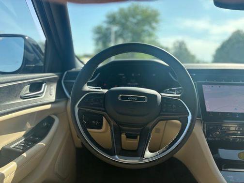 Silver Zynith 2023 Jeep Grand Cherokee Limited