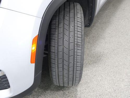 Silver Zynith 2023 Jeep Grand Cherokee Limited