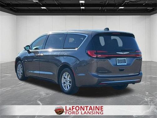 2023 Chrysler Pacifica Touring-L